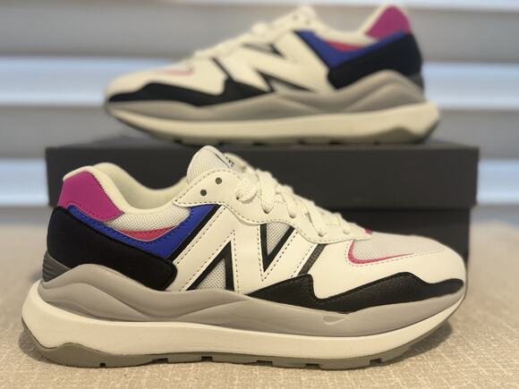 New Balance Shoes - New Balance Men's Running Course Shoe Size 6 / Women 7.5 style M5740RRB (NWOB)